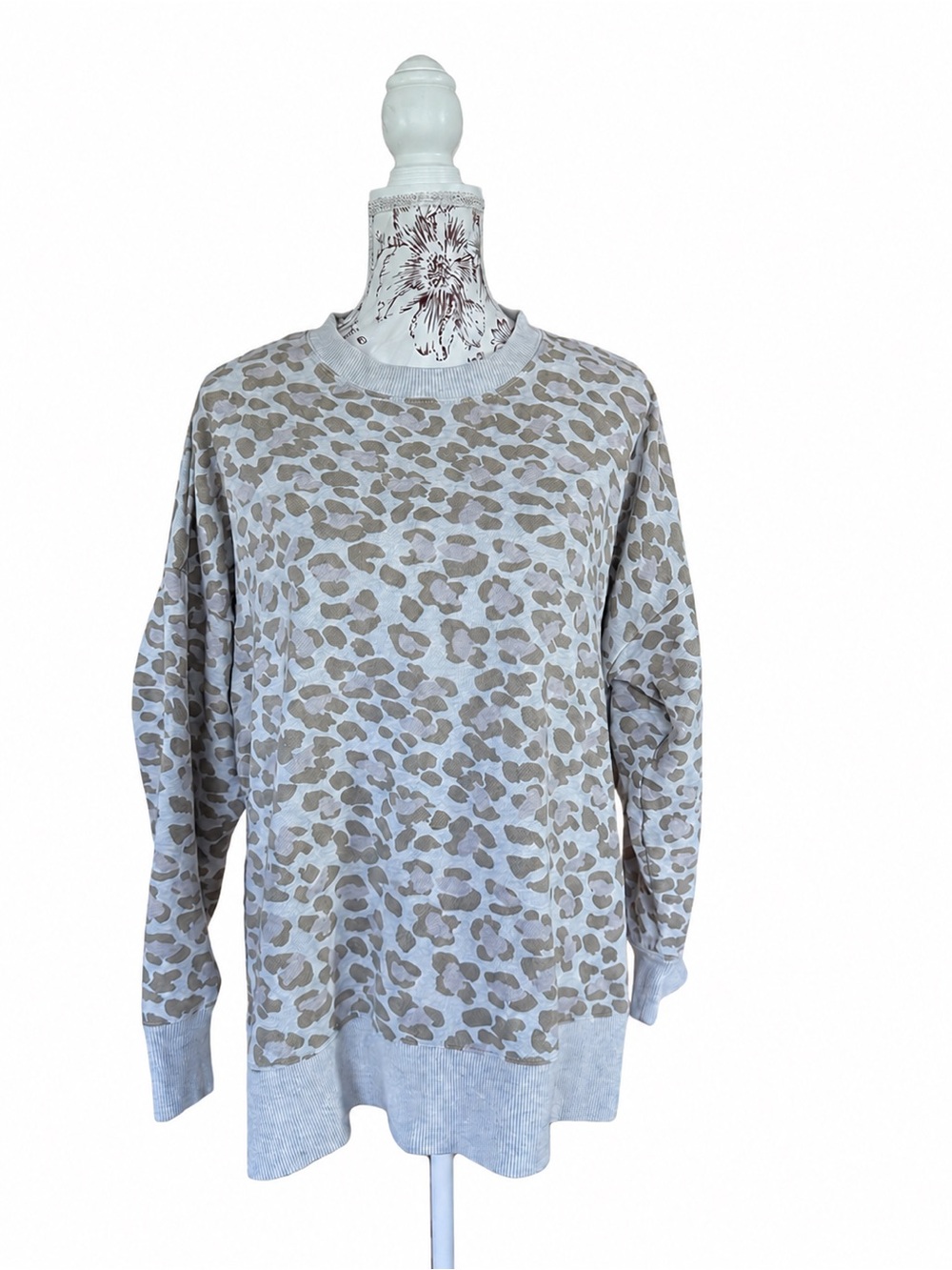 Aerie Leopard Print Oversized Crewneck Sweatshirt Women’s XL